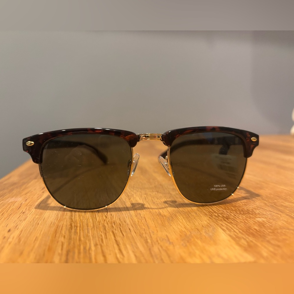 GAP Tortoise Shell Sunglasses